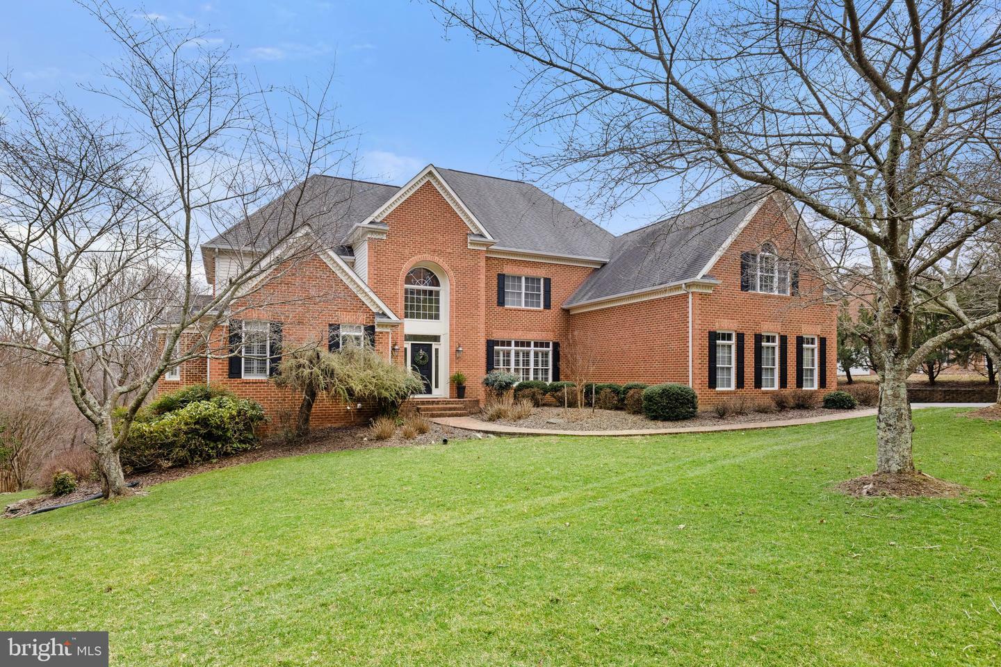 Property Photo: 7887 Wellington Drive VA 20186