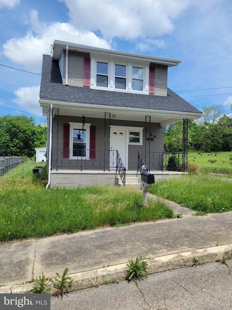 Property Photo: 418 W Fifth Street PA 17268