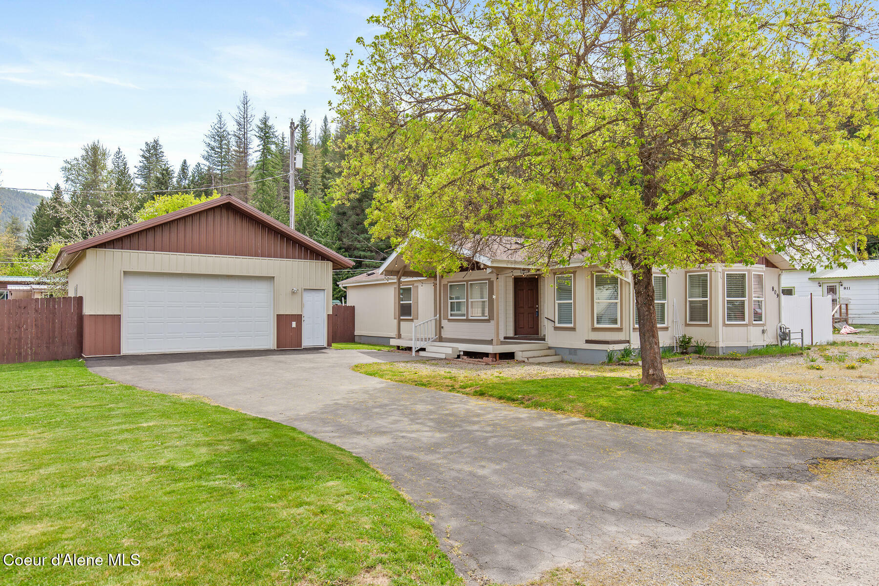 809 A St  Pinehurst ID 83850 photo