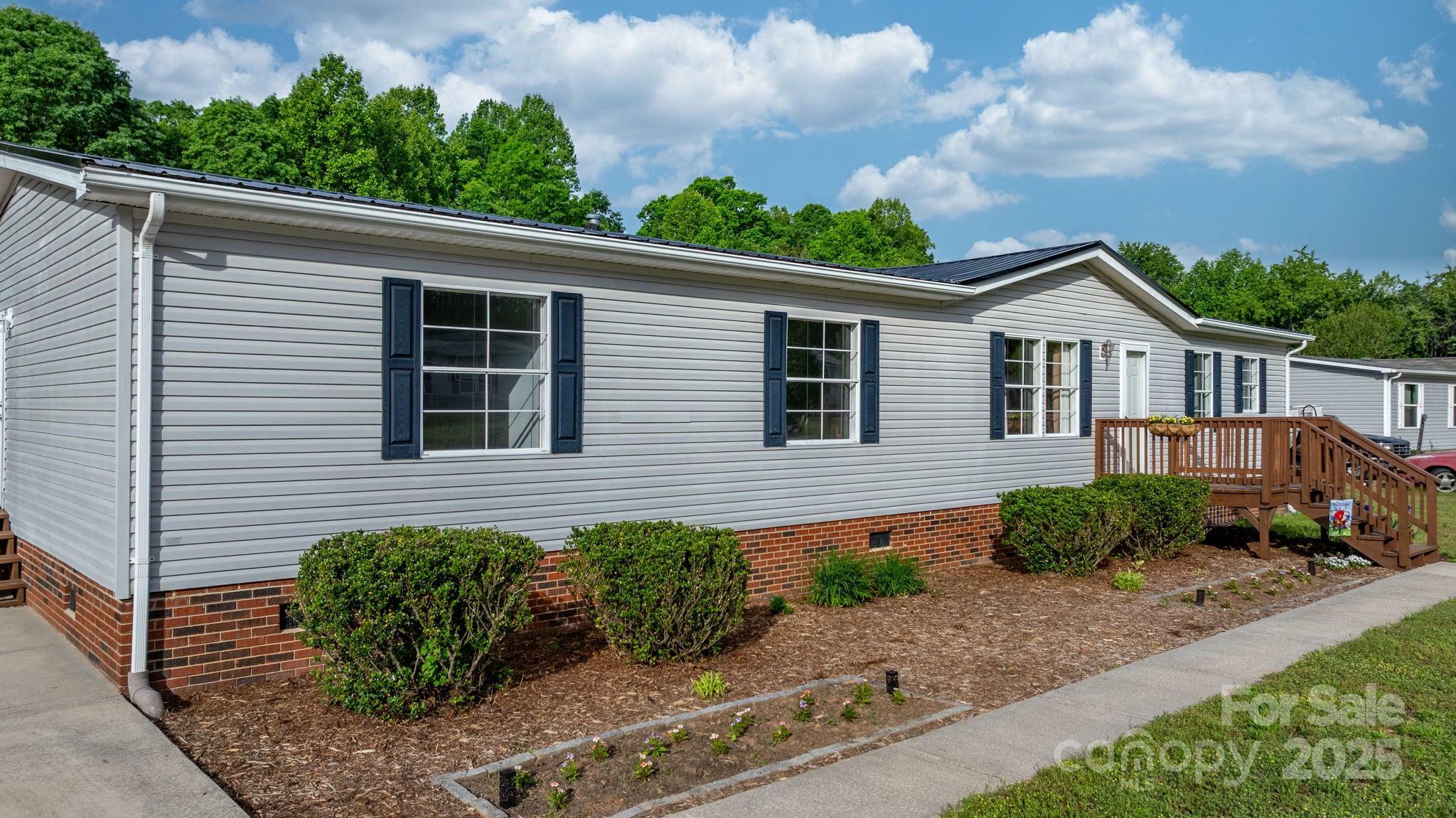 Property Photo: 2521 Melvin Propst Drive NC 28655