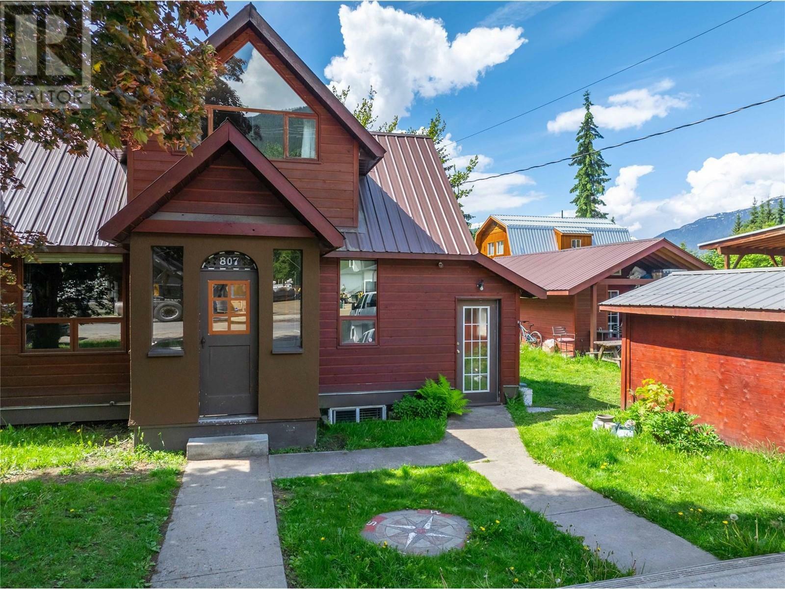 Photo de la propriété: 807 Oscar Street BC V0E 2S0