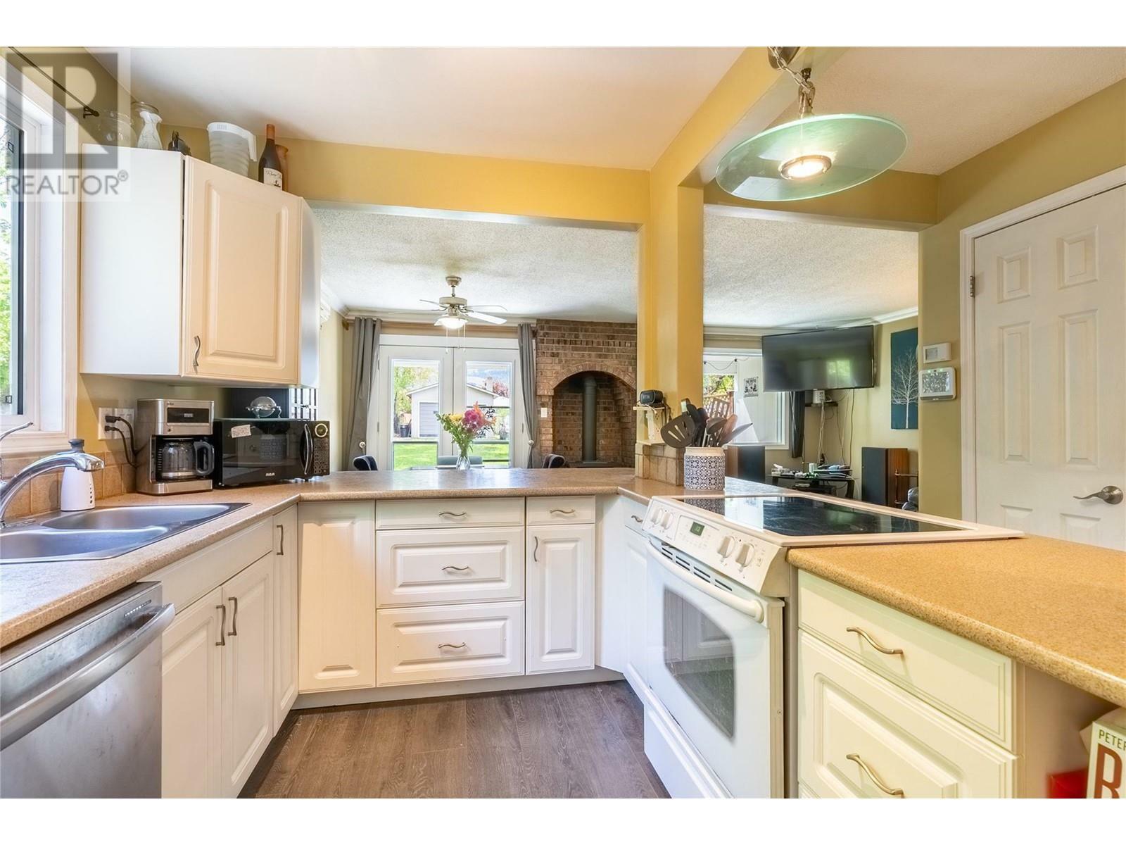 Property Photo: 1645 Tranquille Road BC V2B 3L3