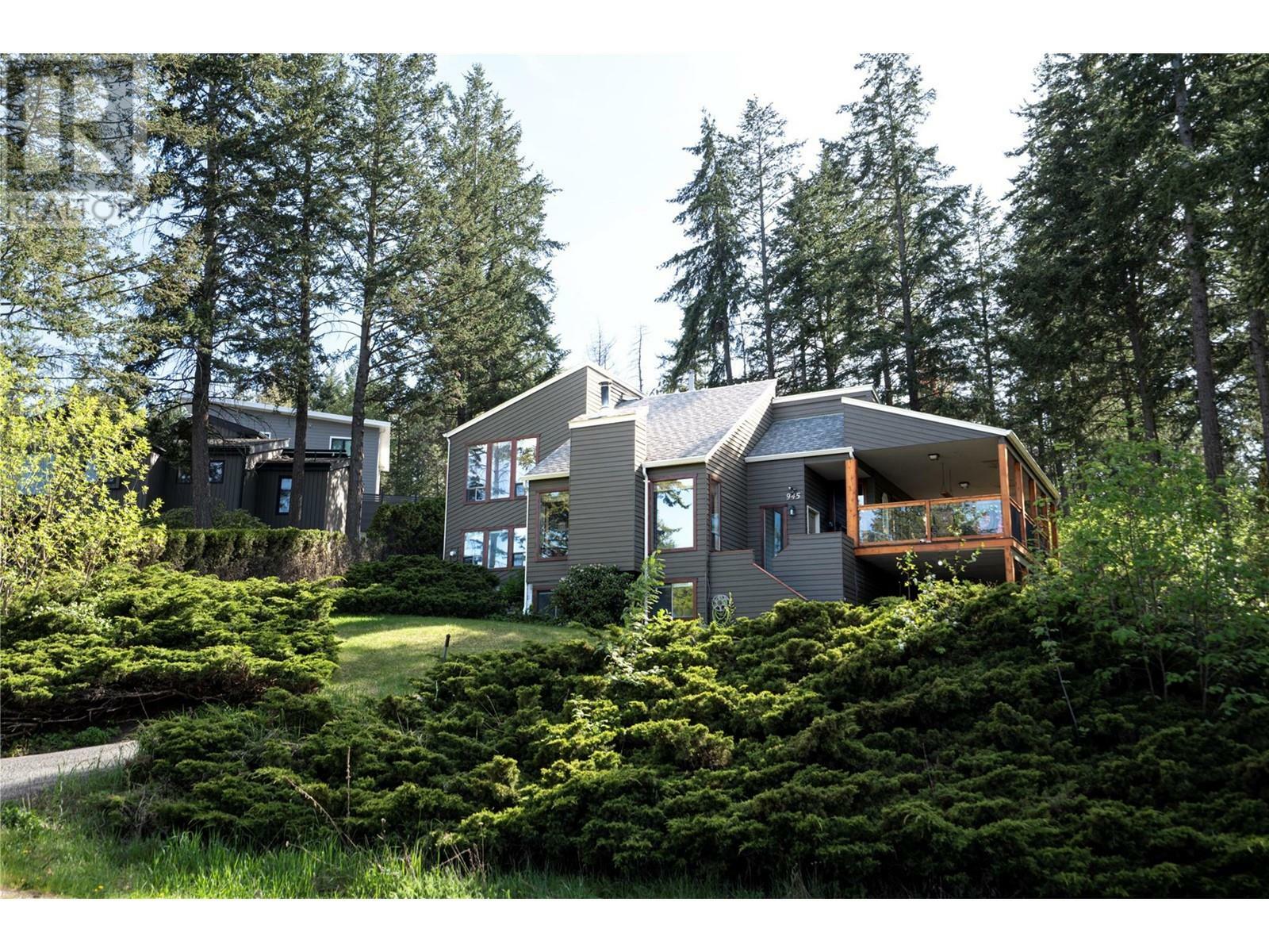 Property Photo: 945 Lloyd Jones Drive BC V1Z 2X9