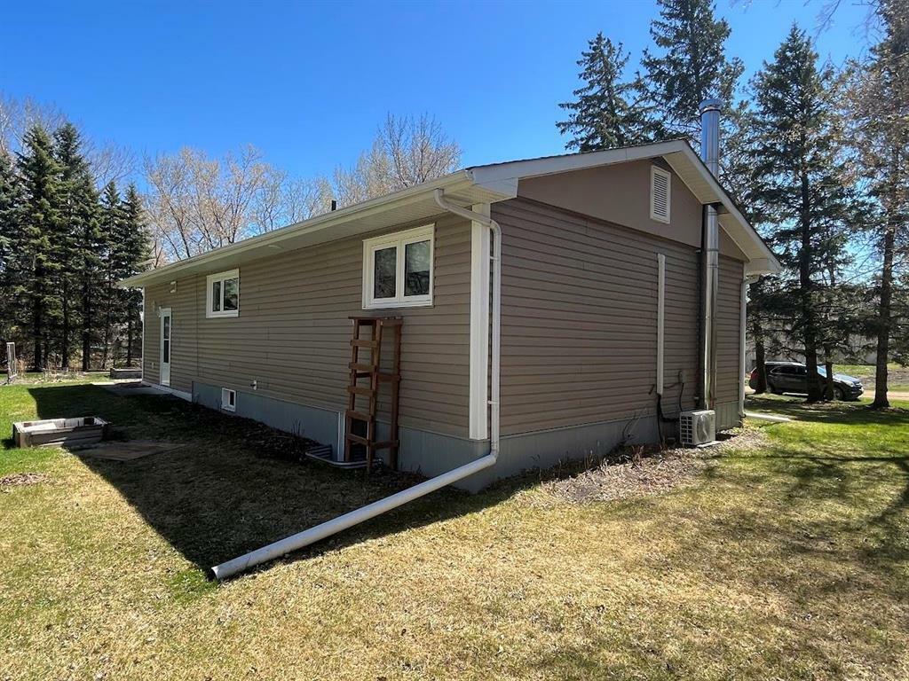 Property Photo: 67 1st Avenue MB R0J 1T0
