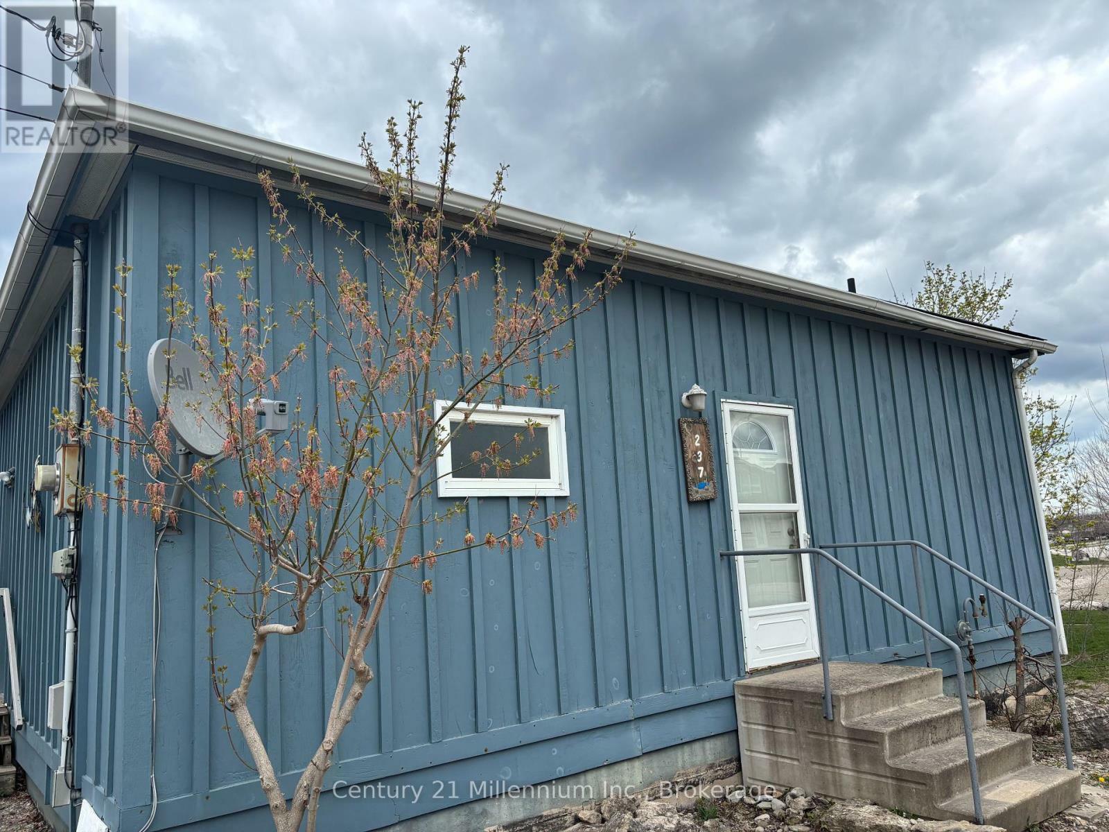 Property Photo: 237 Sykes Street North ON N4L 1H8