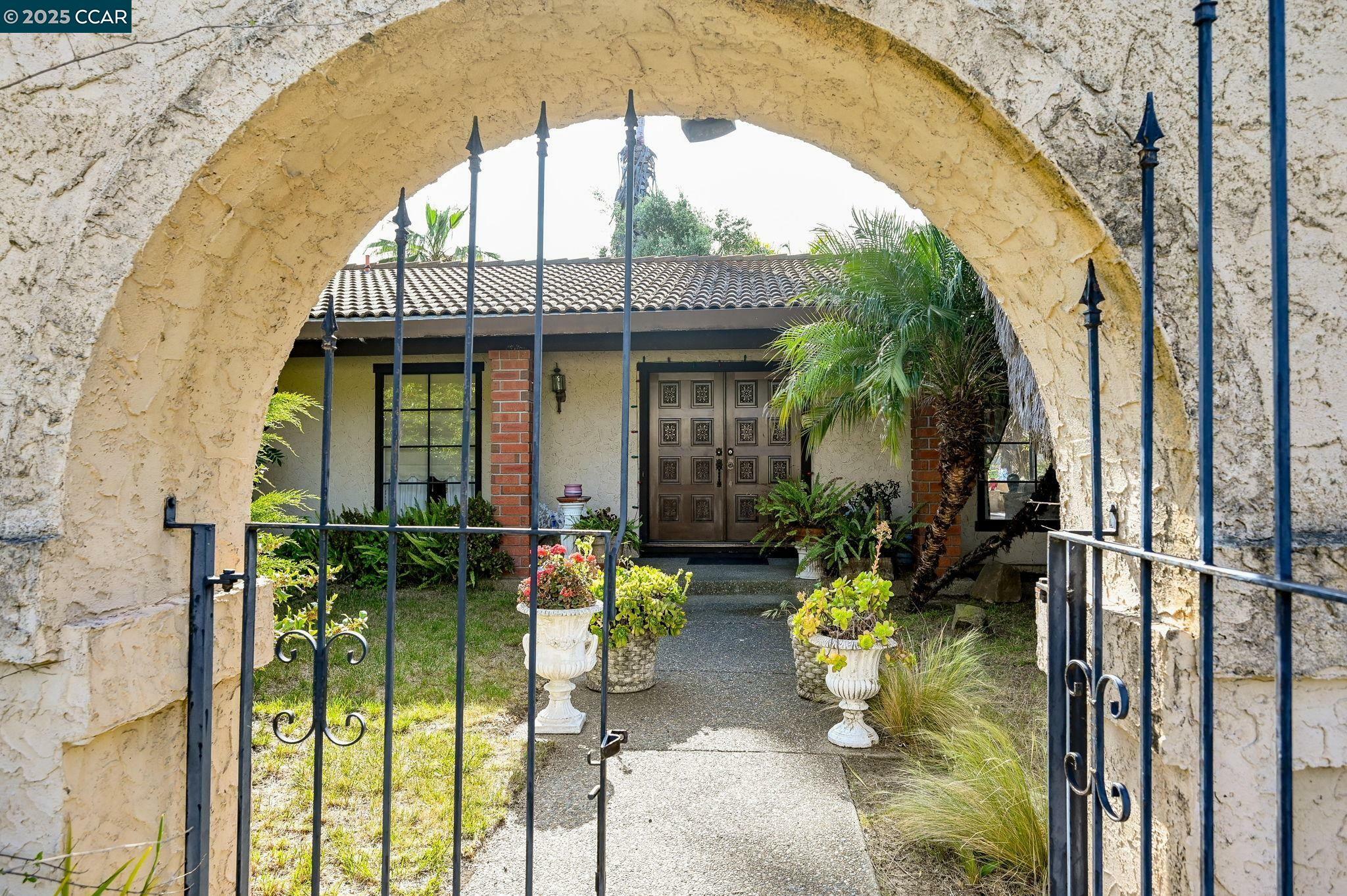 Property Photo: 895 Ridge Dr CA 94518