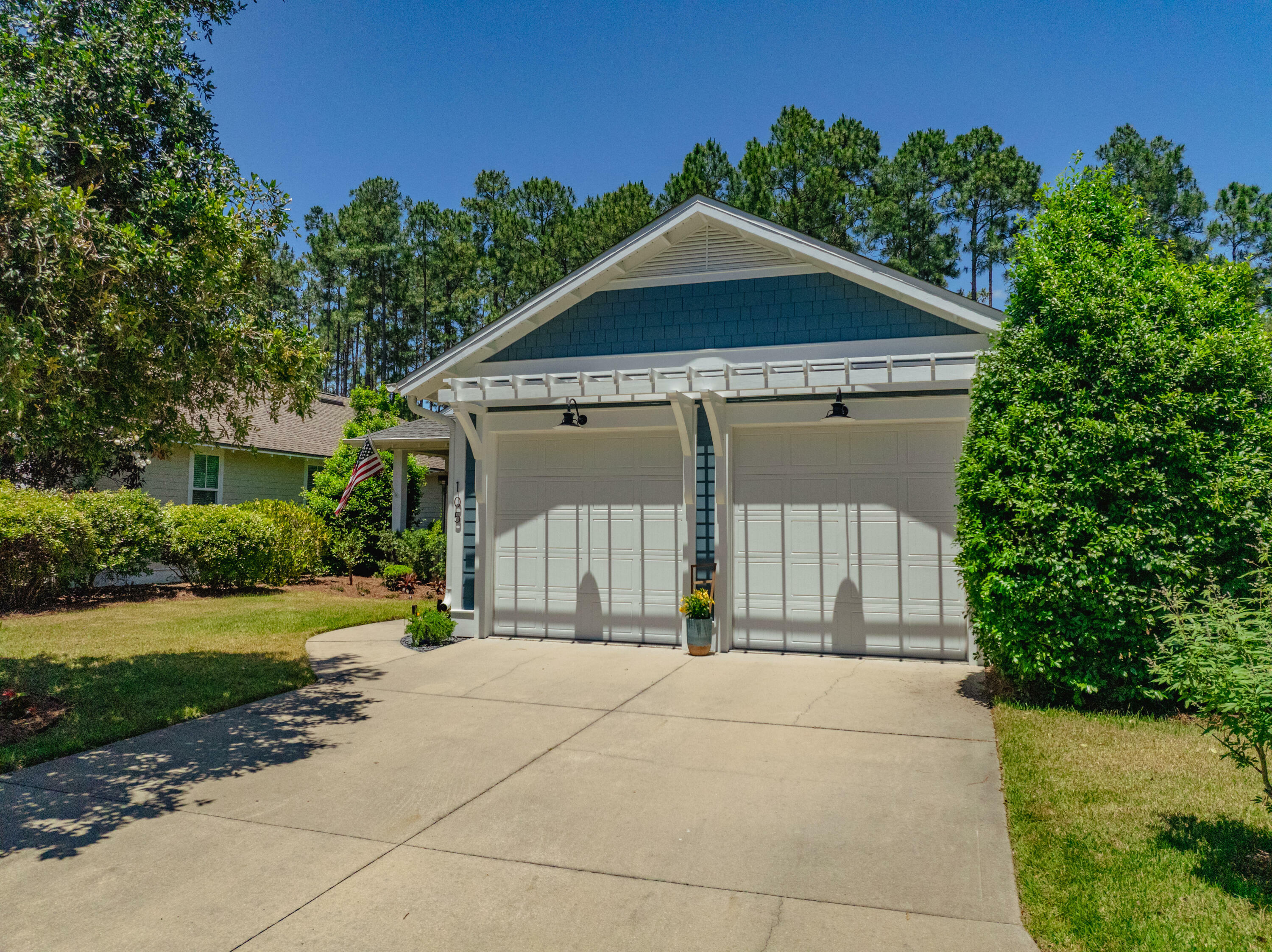 Property Photo: 105 Somersault Lane FL 32461