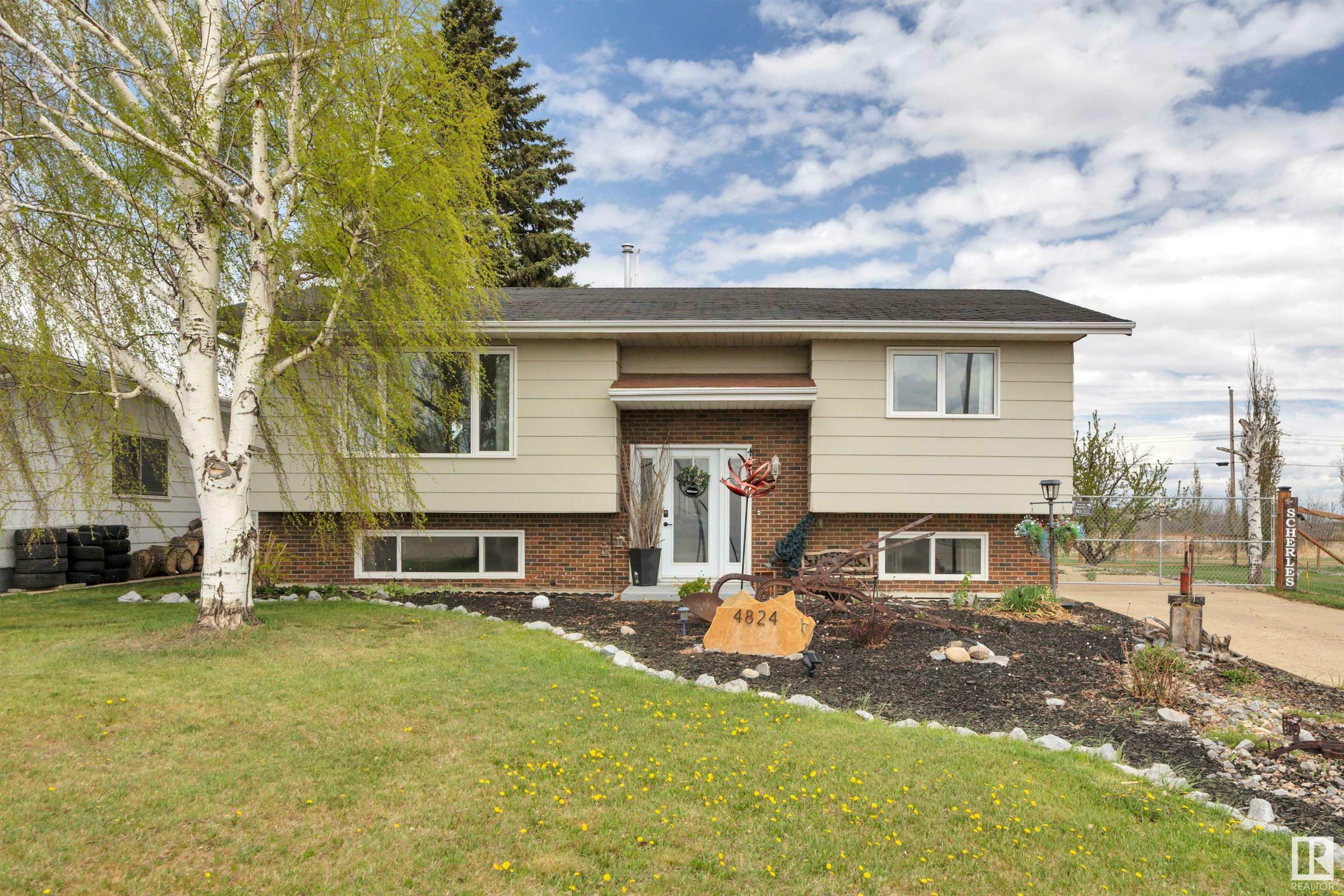 Property Photo: 4824 54 Avenue AB T0B 4A0