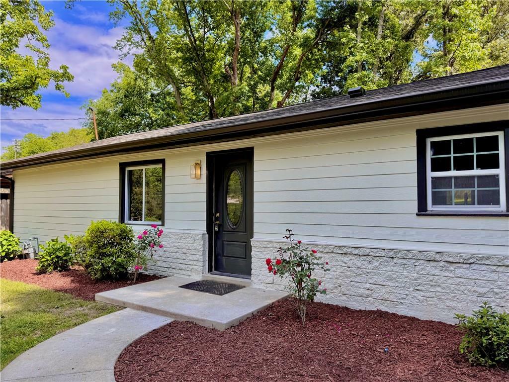 Property Photo: 1819 Waldrep Circle SE GA 30060
