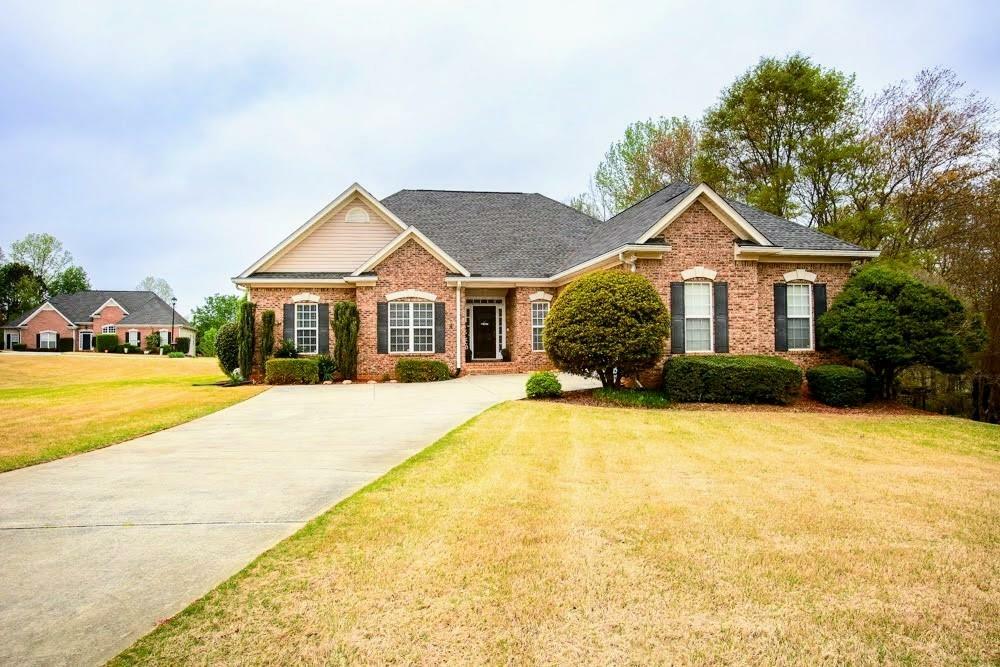 Property Photo: 118 Jasmine Way GA 30180