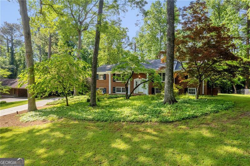 Property Photo: 4331 E Kings Point Circle GA 30338