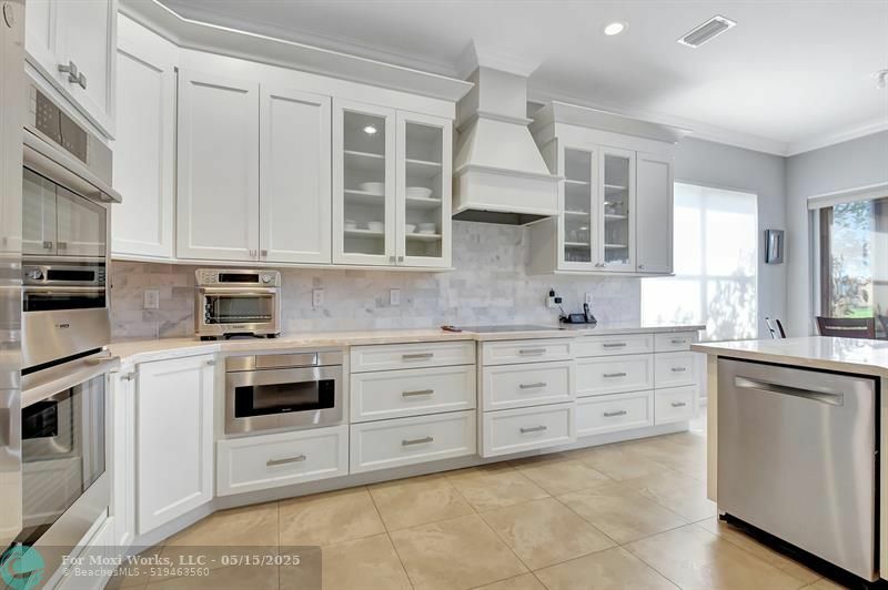 Property Photo: 8206 Azure Coast Blvd FL 33467
