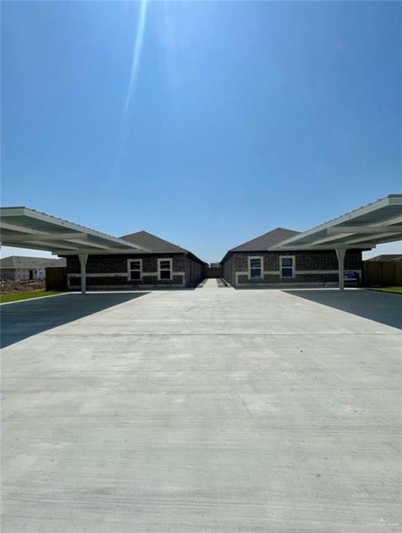 Property Photo: 1101 W Sunset Valley 2 TX 78573