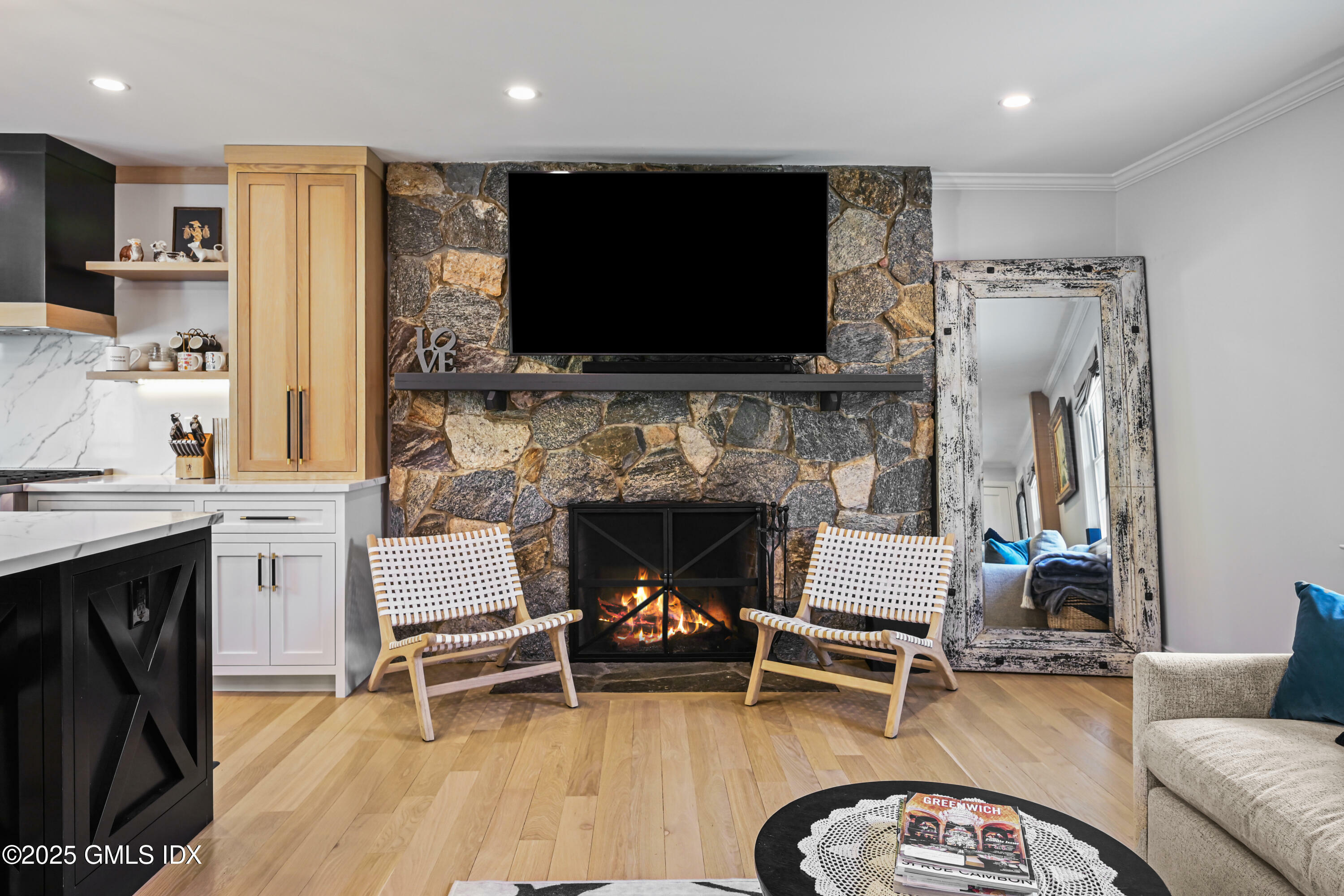 Property Photo:  21 Woods Avenue  CT 06831 