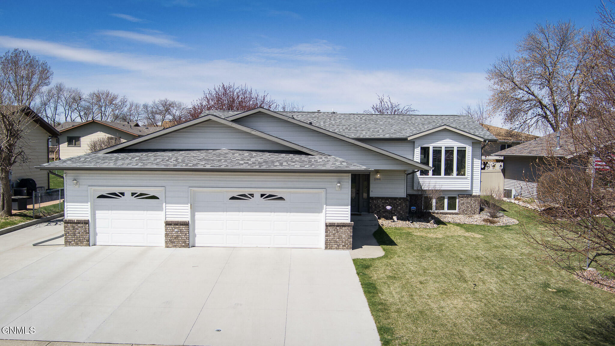 1501 4th Avenue NE  Mandan ND 58554 photo