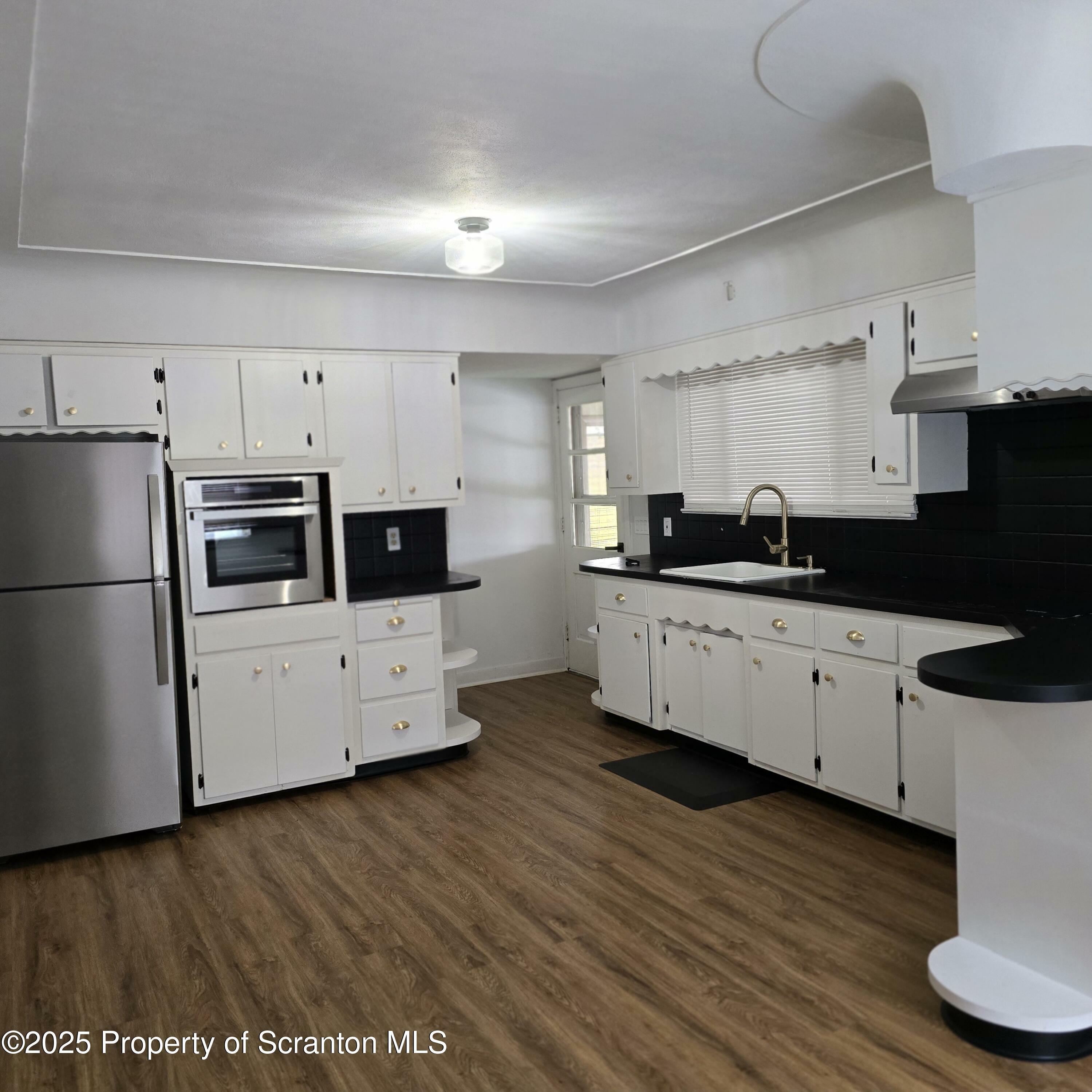 832 Throop Street  Dickson City PA 18519 photo