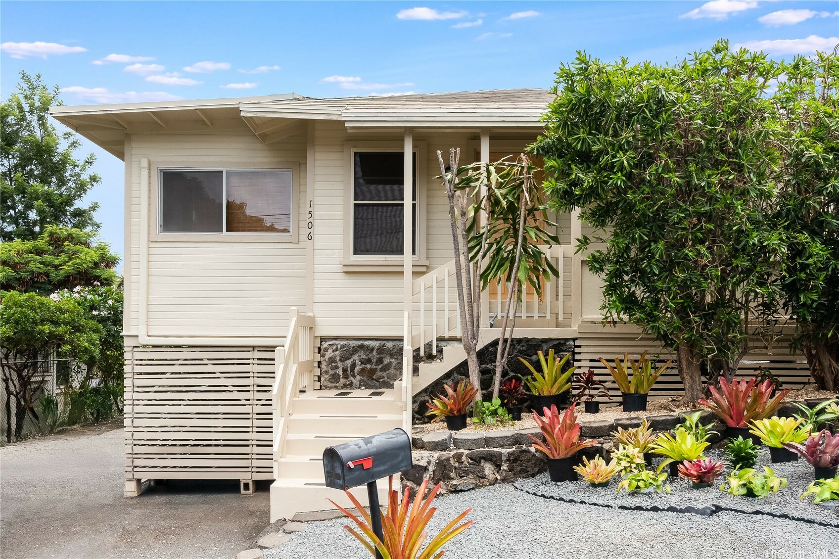 1506 Frear Street A  Honolulu HI 96813 photo