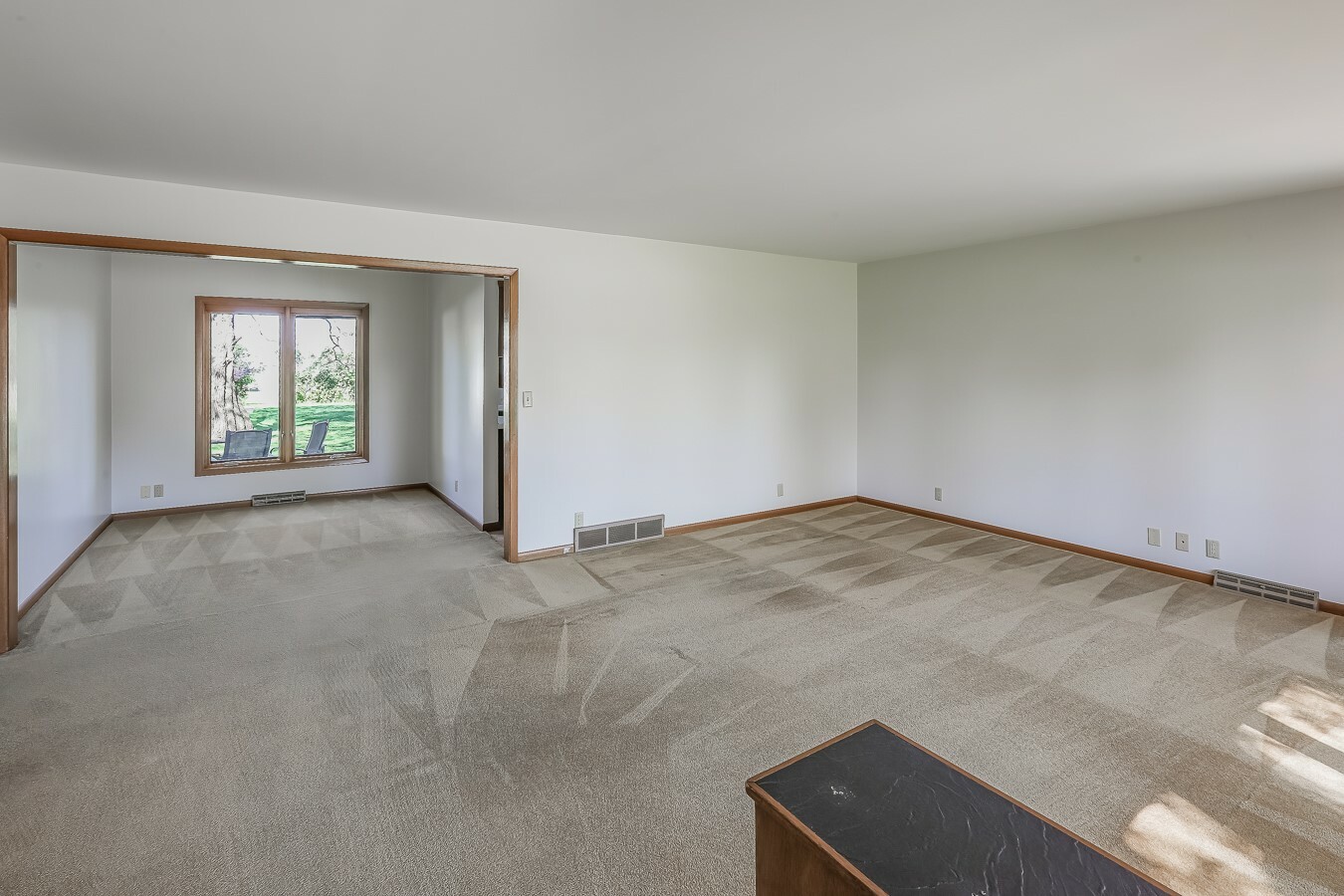 Property Photo: 1009 W 4th Street IA 50219