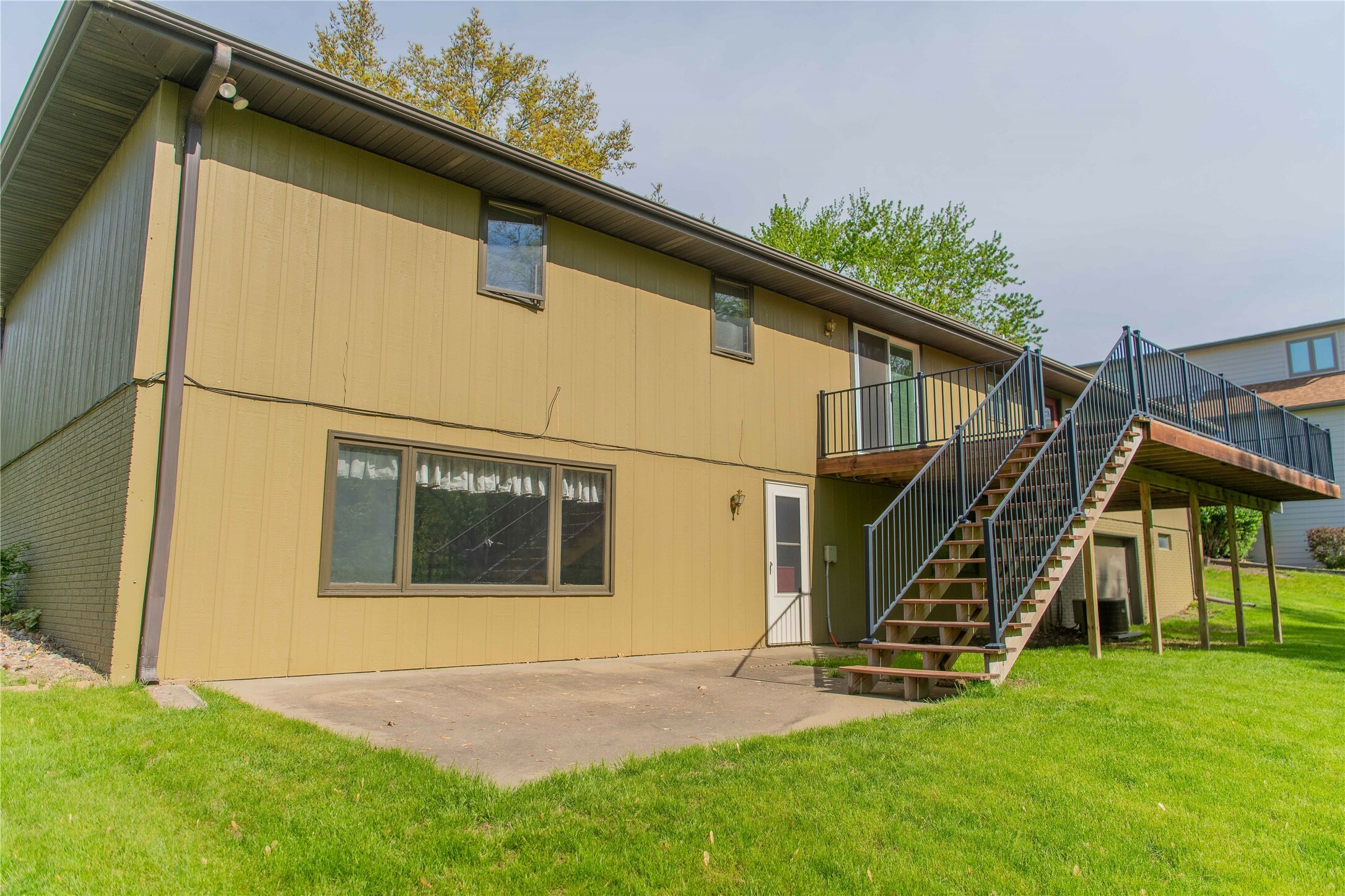 Property Photo: 1546 W 4th Street IA 50219