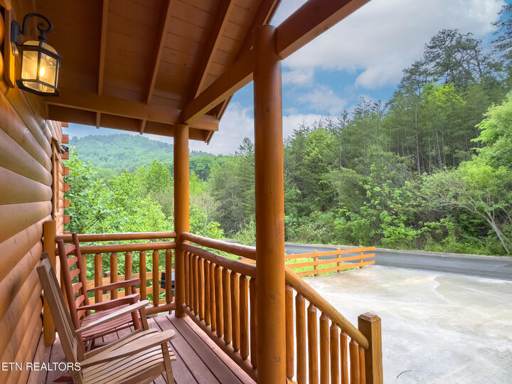 Property Photo: 1614 Barn Door Lane TN 37862