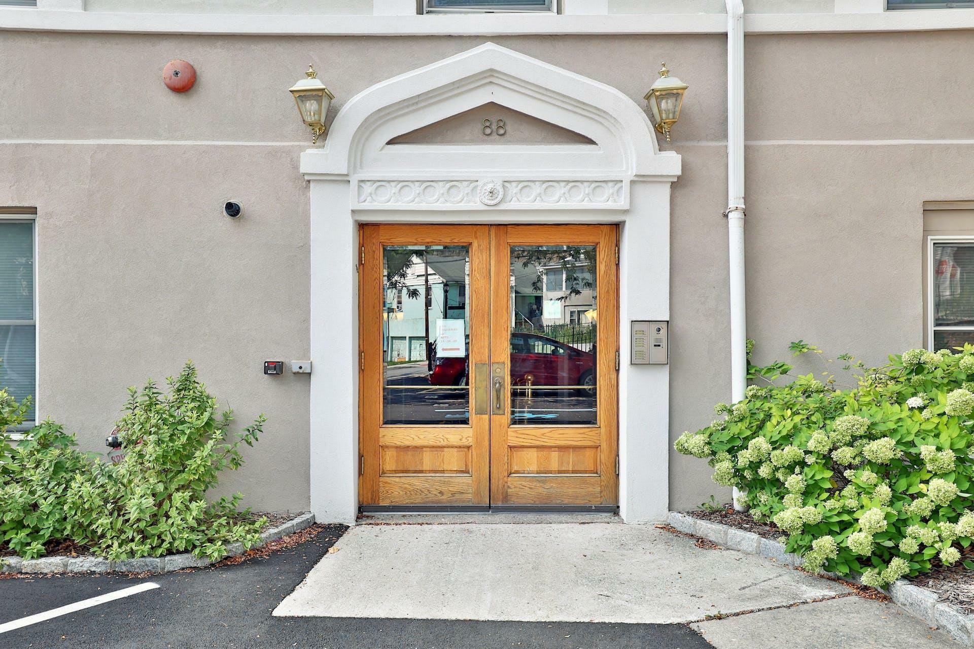Property Photo: 88 Broadway Ph4 NY 10562