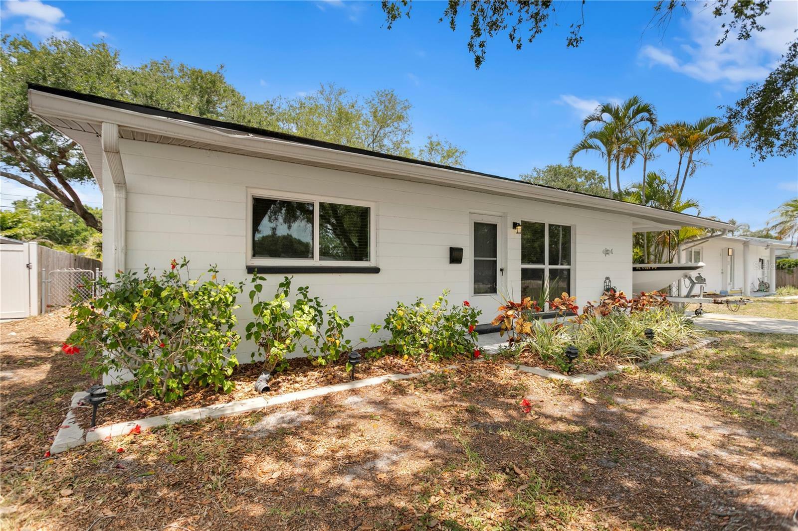 Property Photo: 133 43rd Avenue NE FL 33703