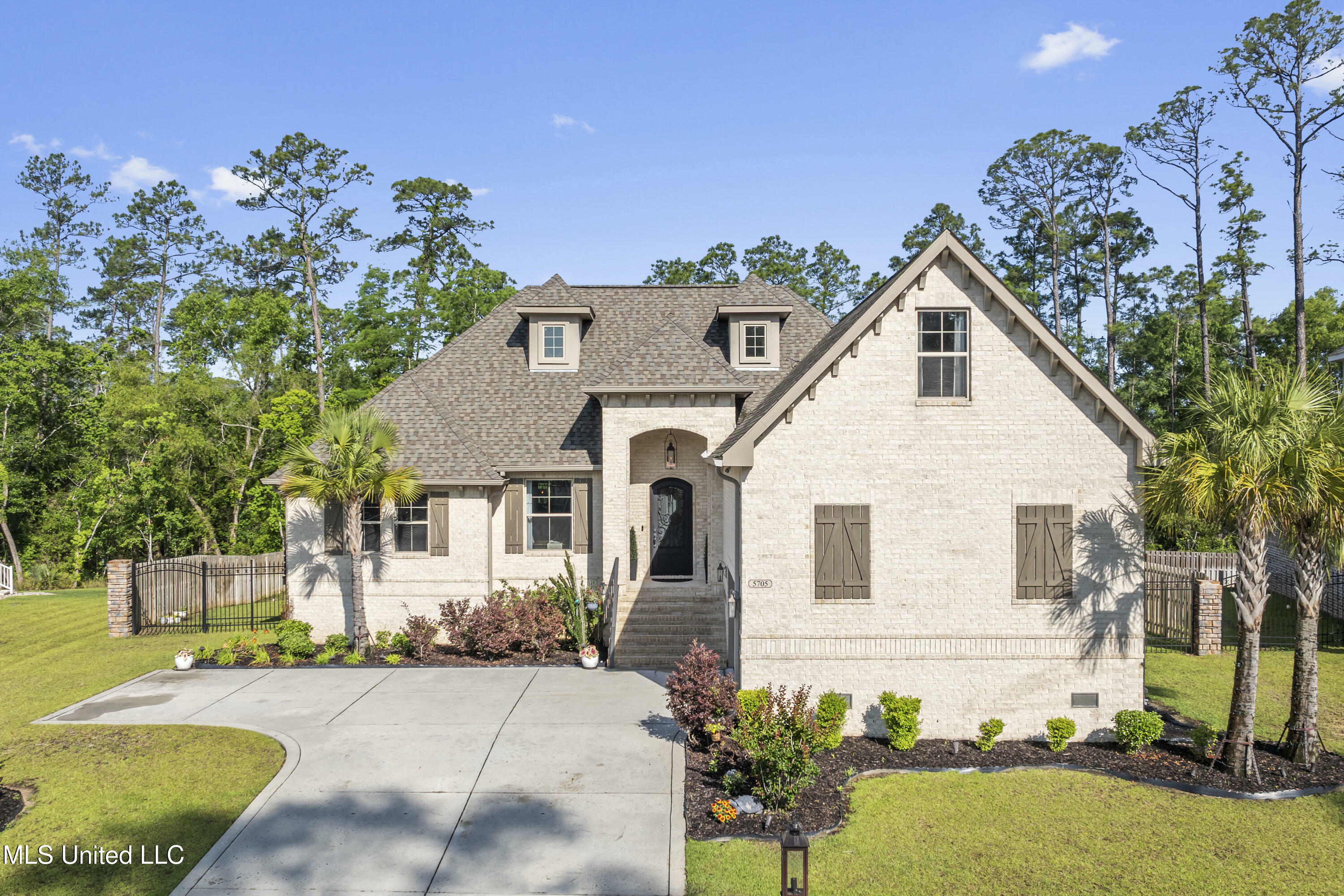 Property Photo: 5705 Via Toscana MS 39564