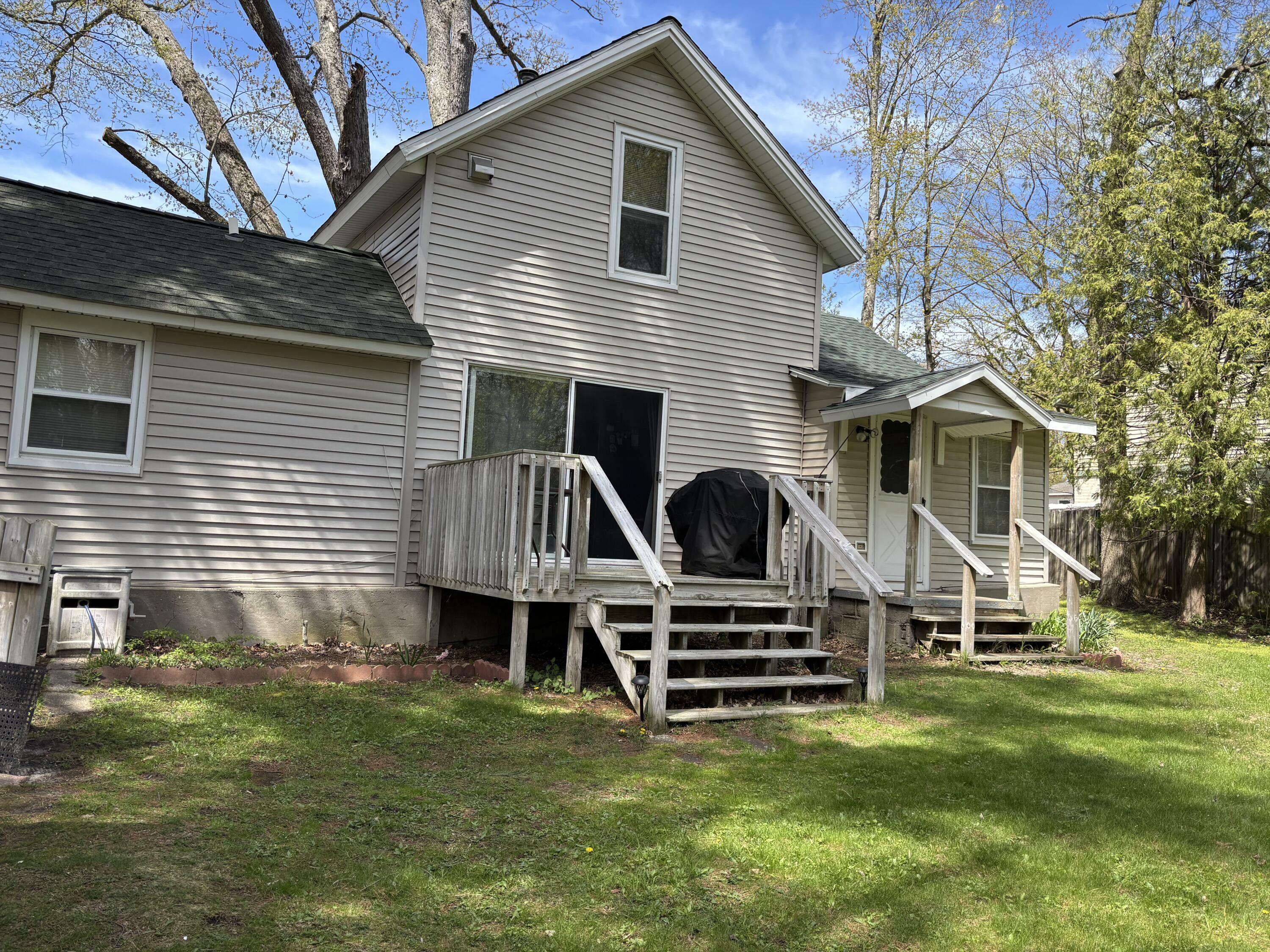 Property Photo: 410 S Union Street MI 49420
