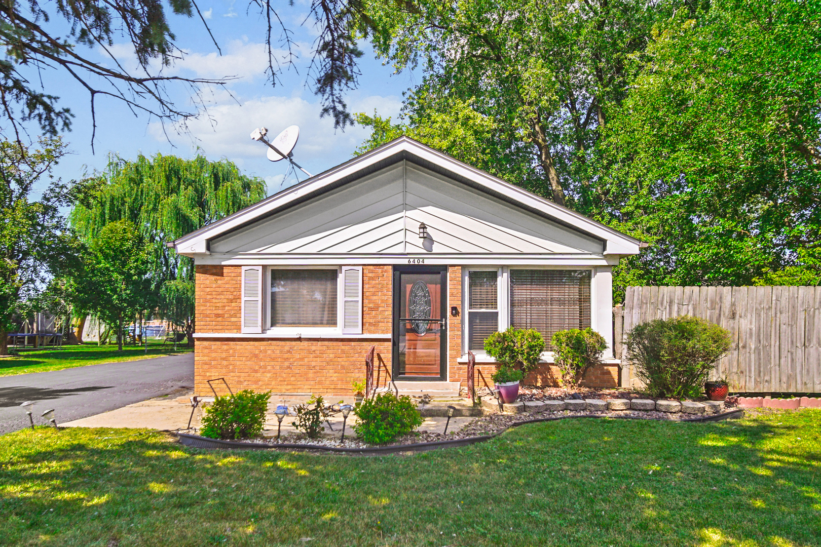 Property Photo: 6404 W 85th Place IL 60459