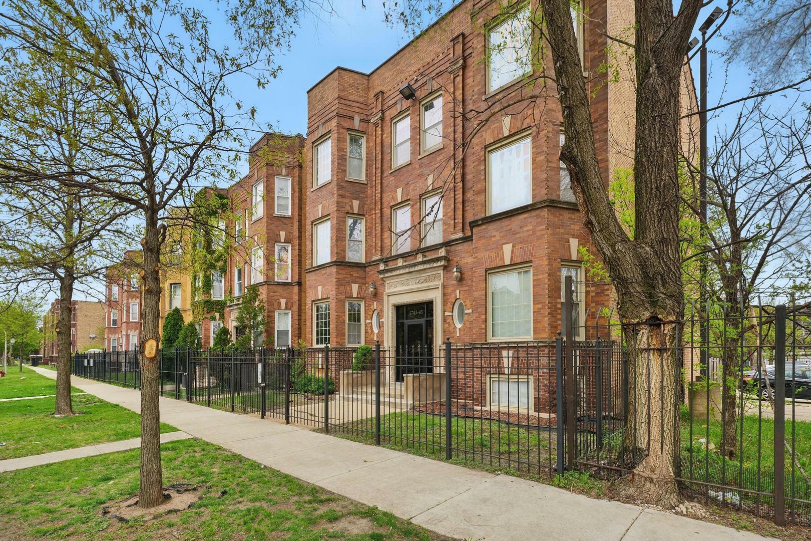 Property Photo: 5745 S Calumet Avenue Gs IL 60637