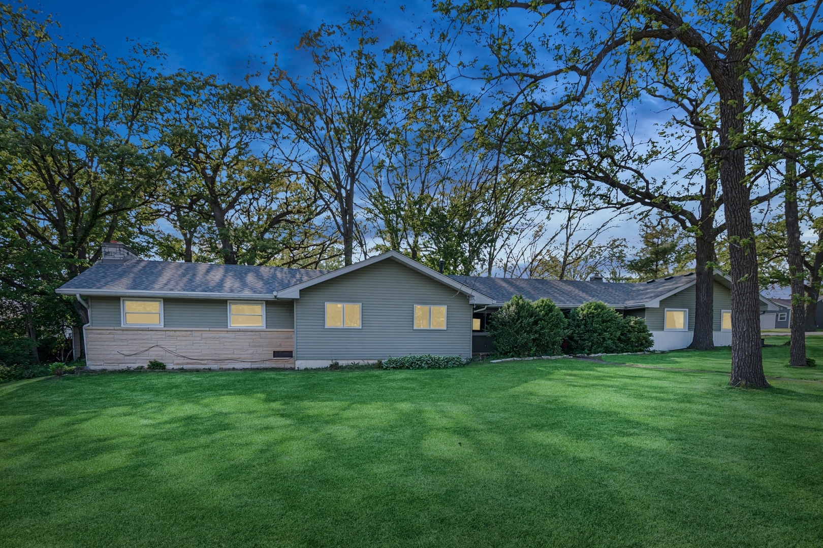Property Photo: 715 Root Street IL 60451
