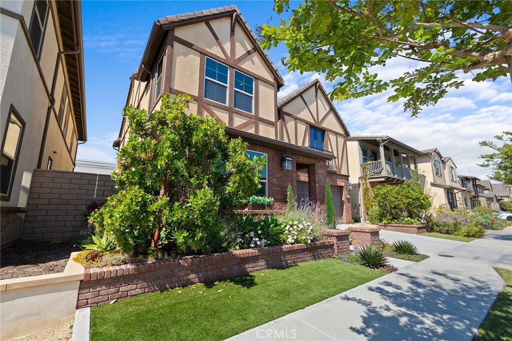 Property Photo:  2029 Picasso  CA 92704 