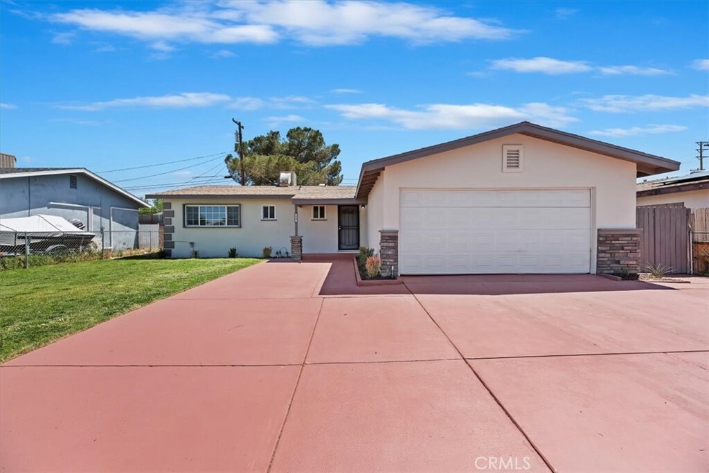 Property Photo: 828 W Avenue J12 CA 93534