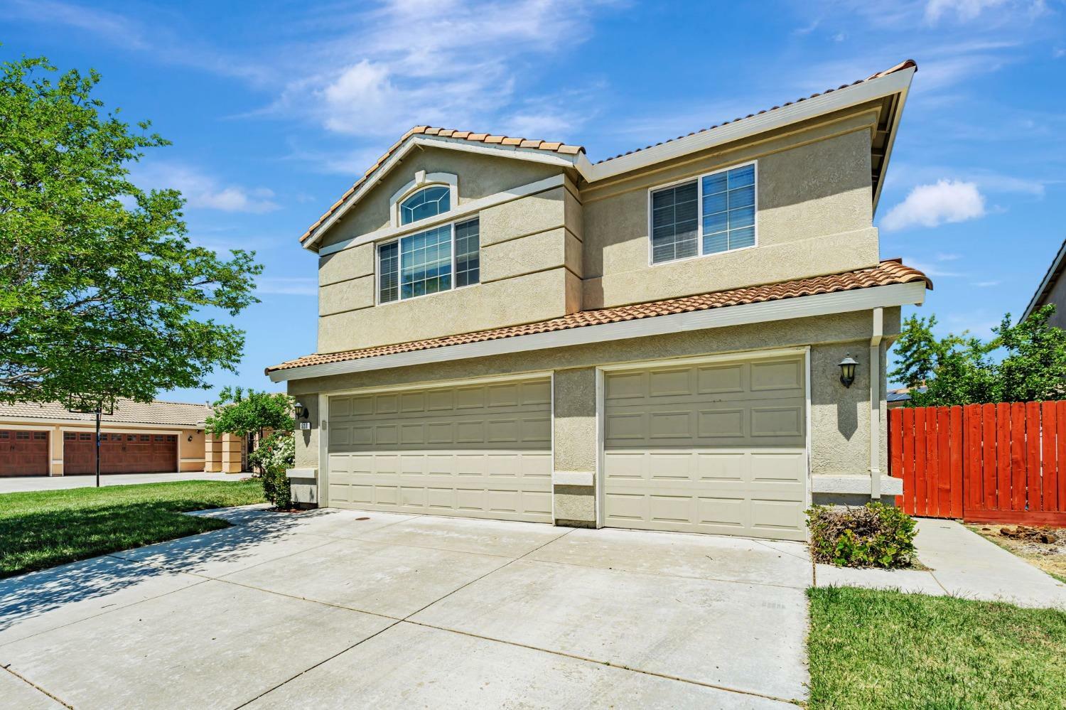 Property Photo: 527 Crow Mountain Drive CA 95360
