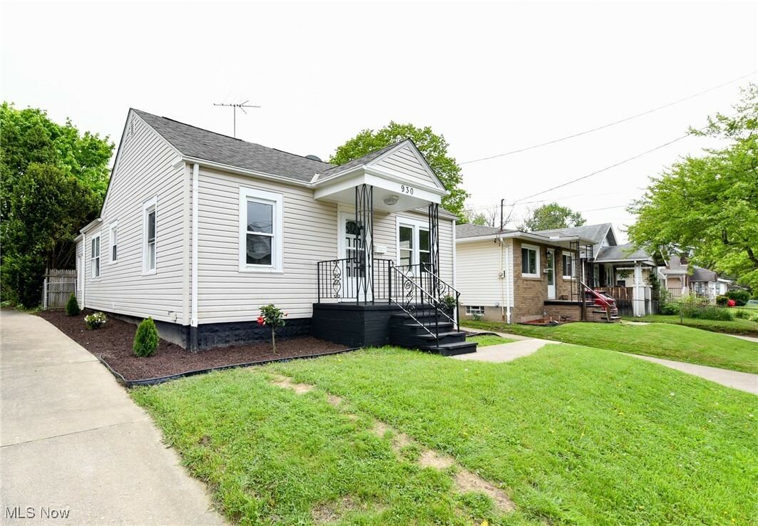 Property Photo: 930 Saxon Avenue OH 44314