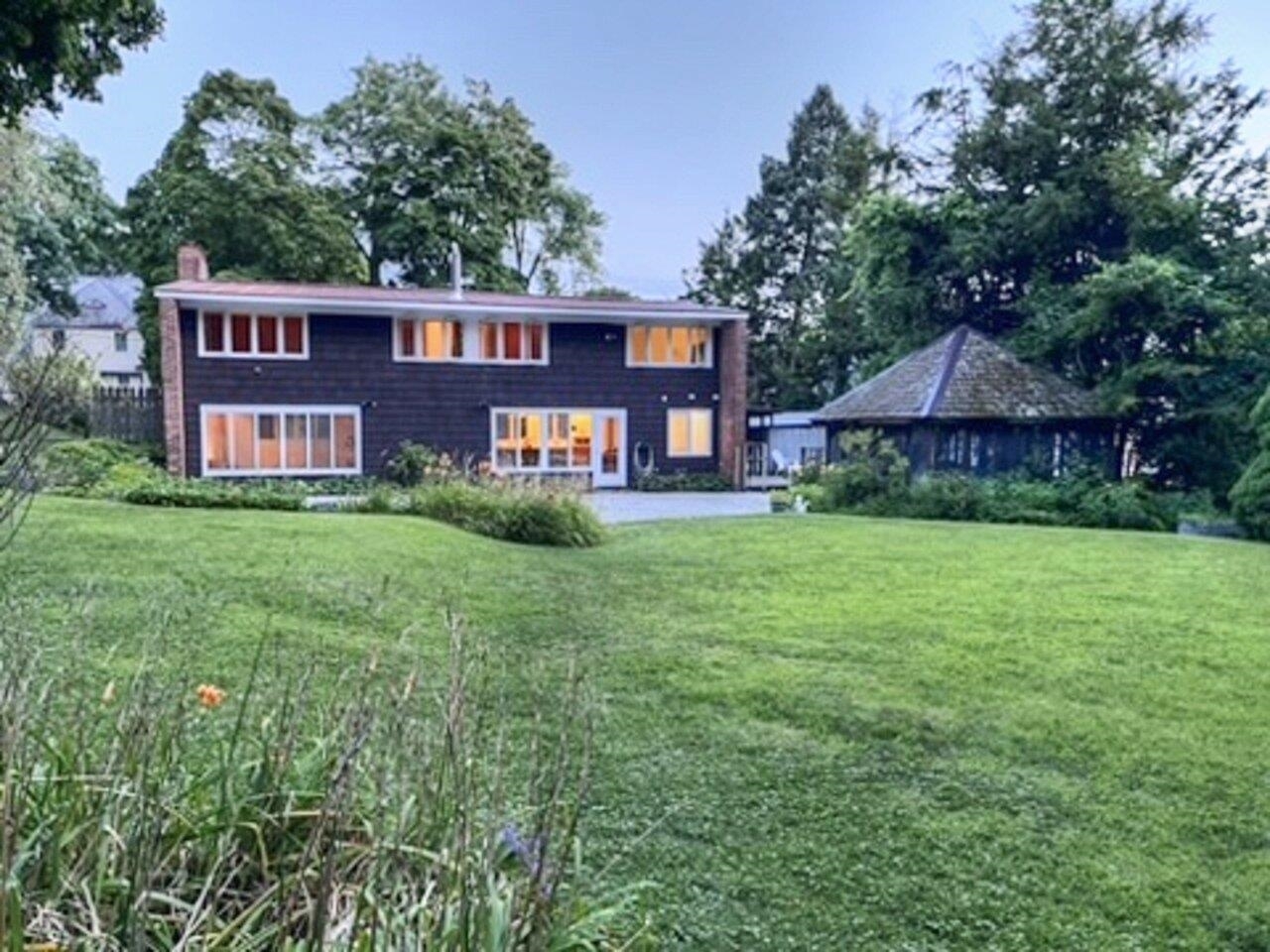 Property Photo: 52 Cliff Street VT 05401