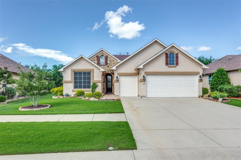 Property Photo:  11708 Southerland Drive  TX 76207 