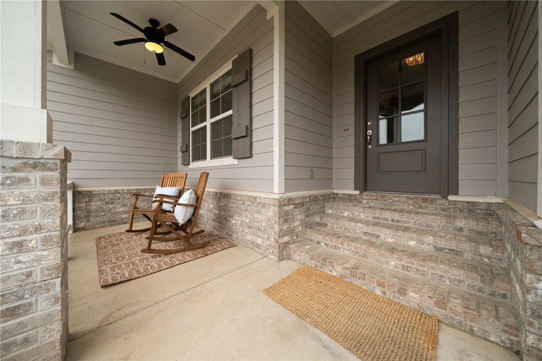 Property Photo: 1004 Chancery Lane AR 72718