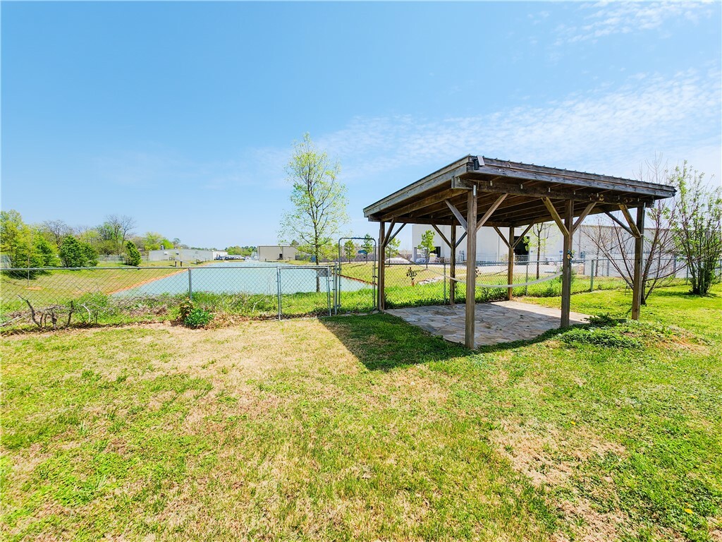 Property Photo: 1325 Crutcher Street AR 72764