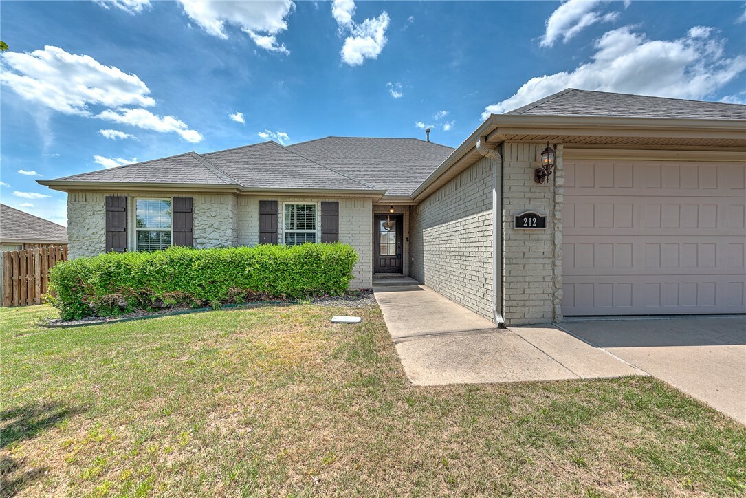 Property Photo: 212 Jones Street AR 72745