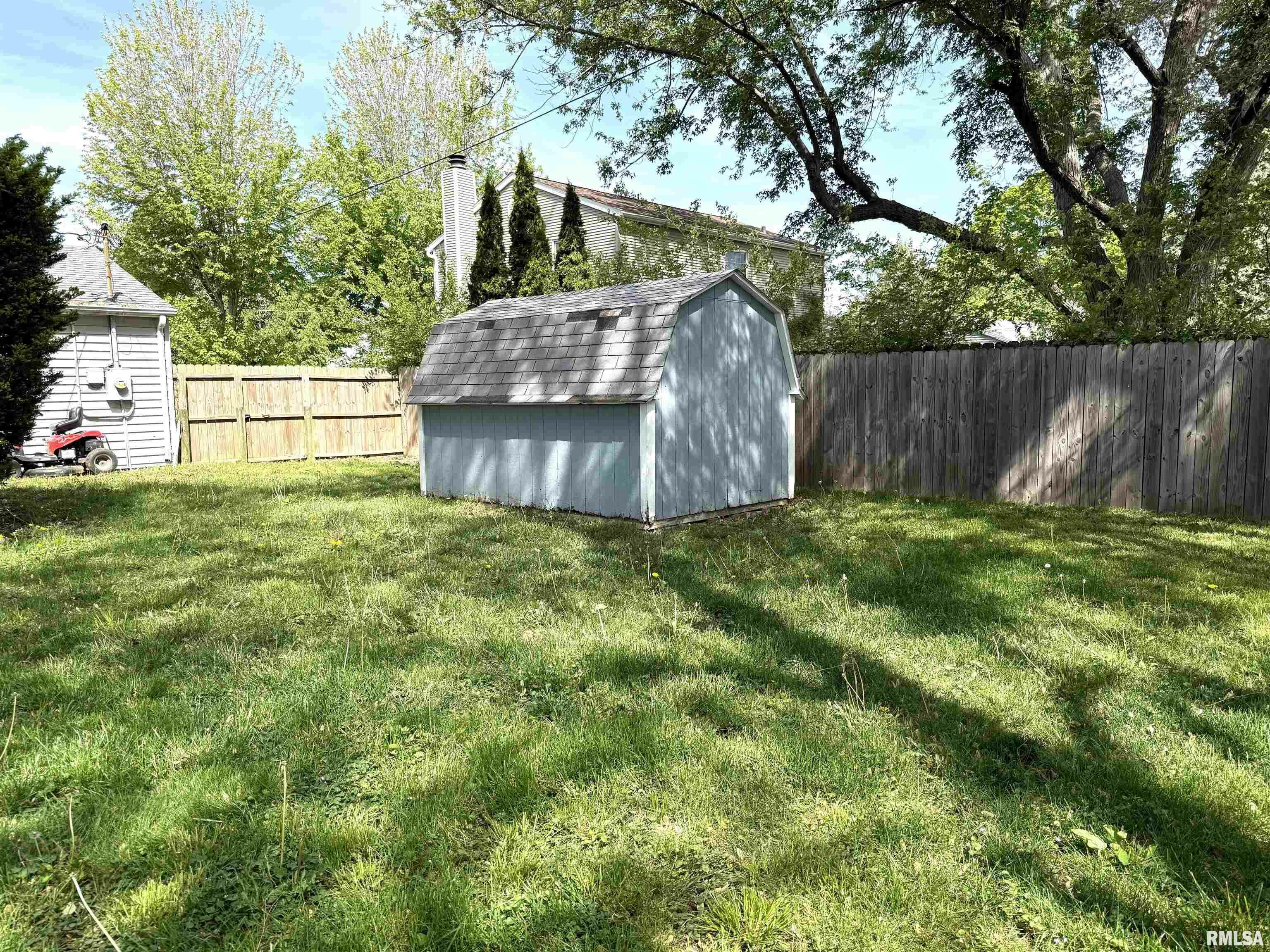 Property Photo: 1045 S Main Street IL 61520