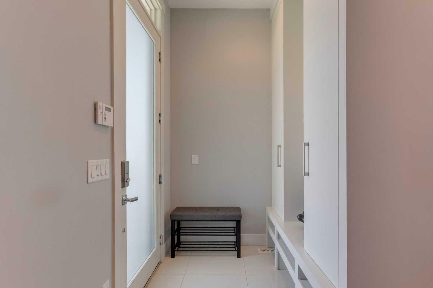 Property Photo: 4923 20 Street SW AB T2T 5A4