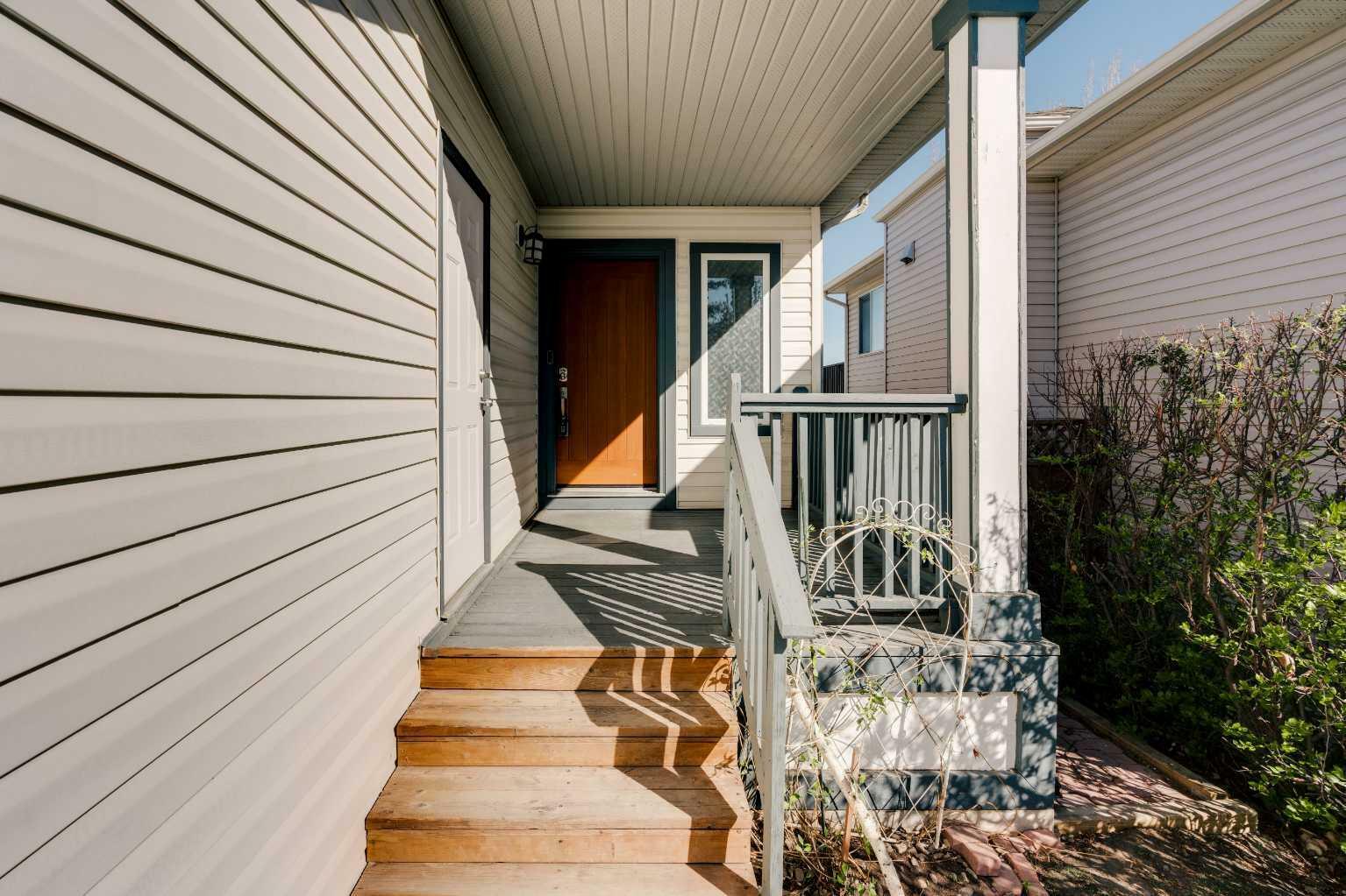 Property Photo: 86 Harvest Creek Close NE AB T3K 4P7
