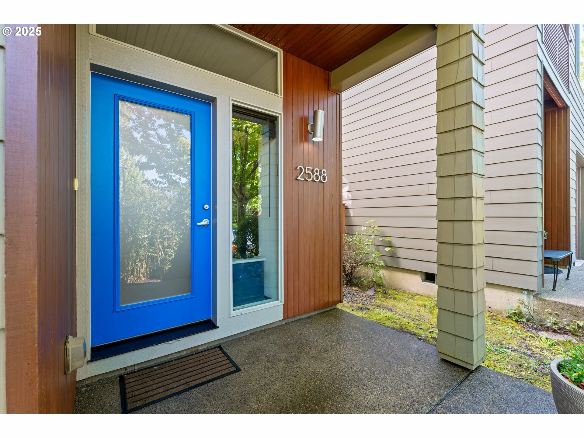 Property Photo: 2588 SE Martha Ct OR 97222