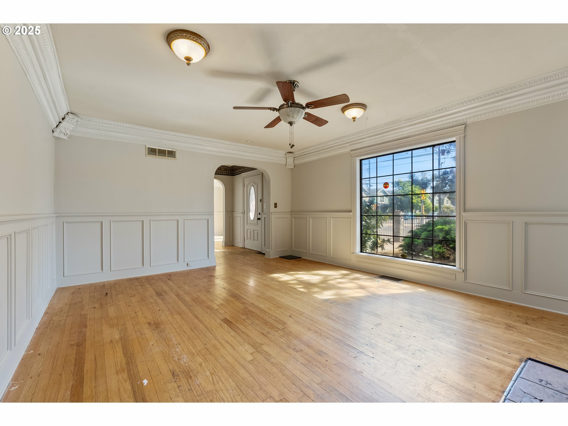 Property Photo: 1969 SE 122nd Ave OR 97233