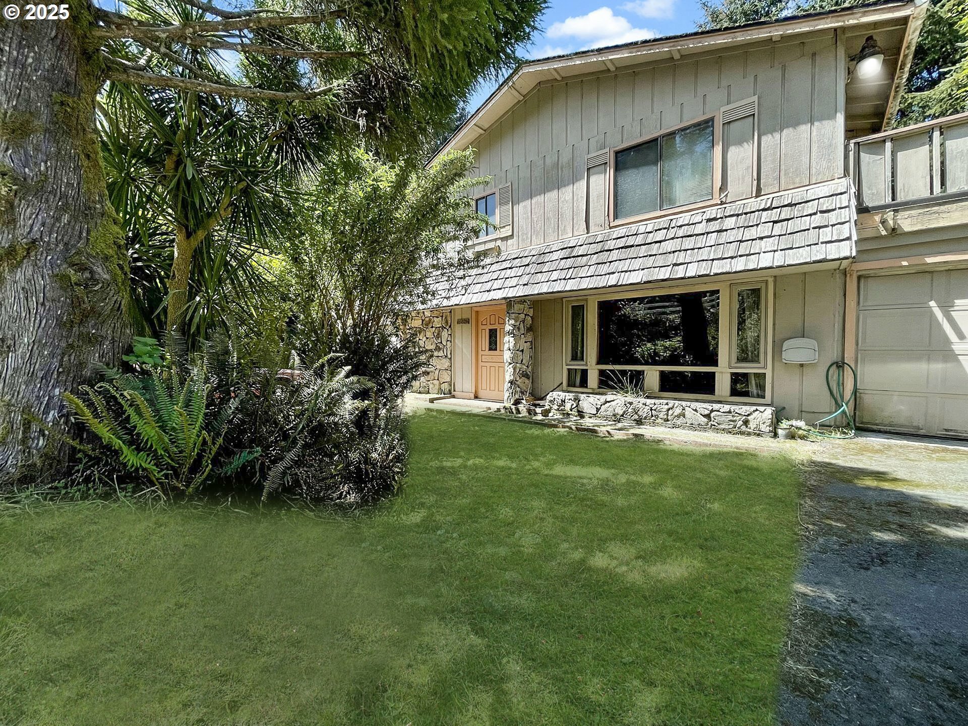 Property Photo: 95629 Cape Ferrelo Rd OR 97415