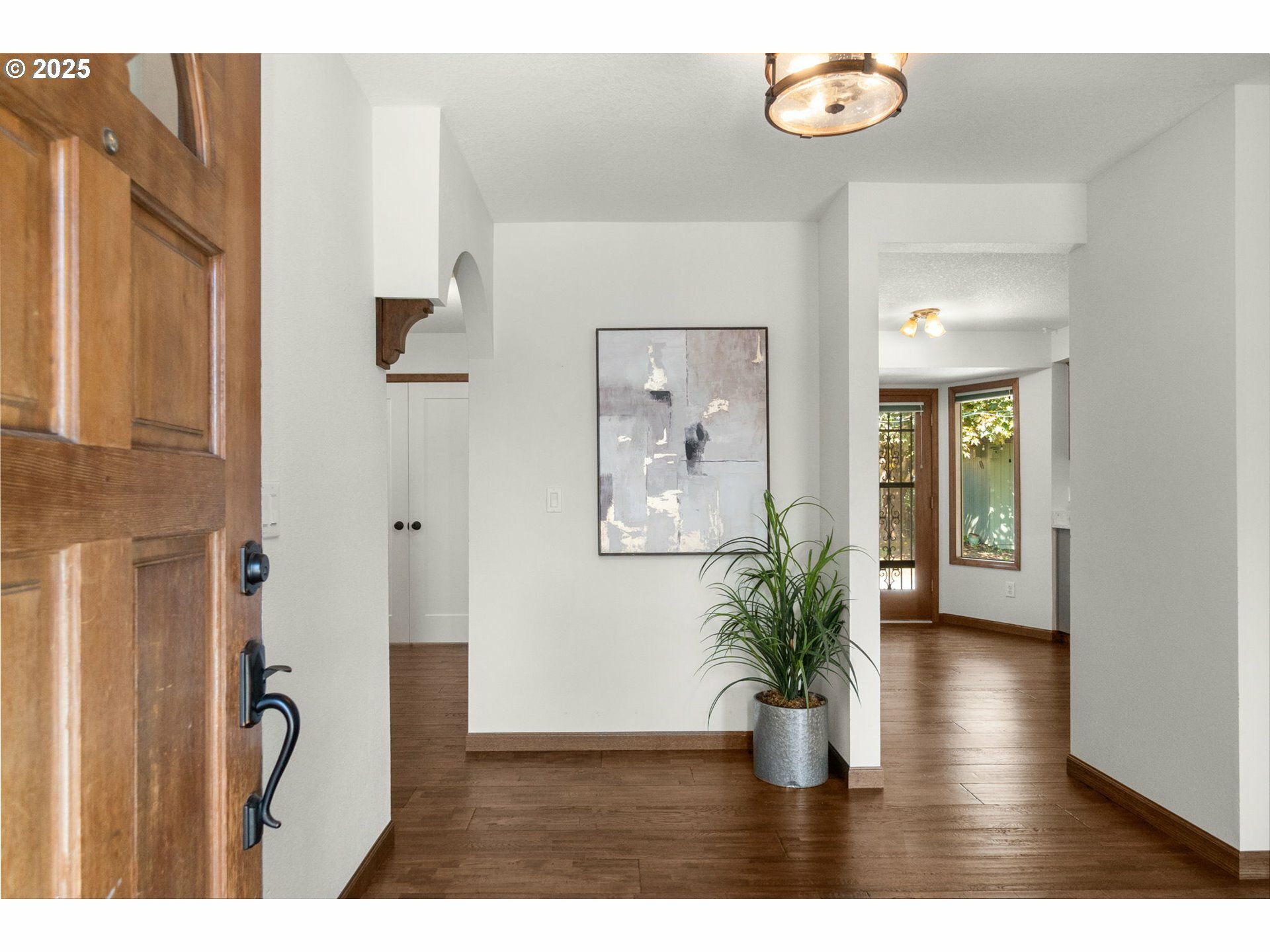 Property Photo: 14805 SE Greenview Ave OR 97267