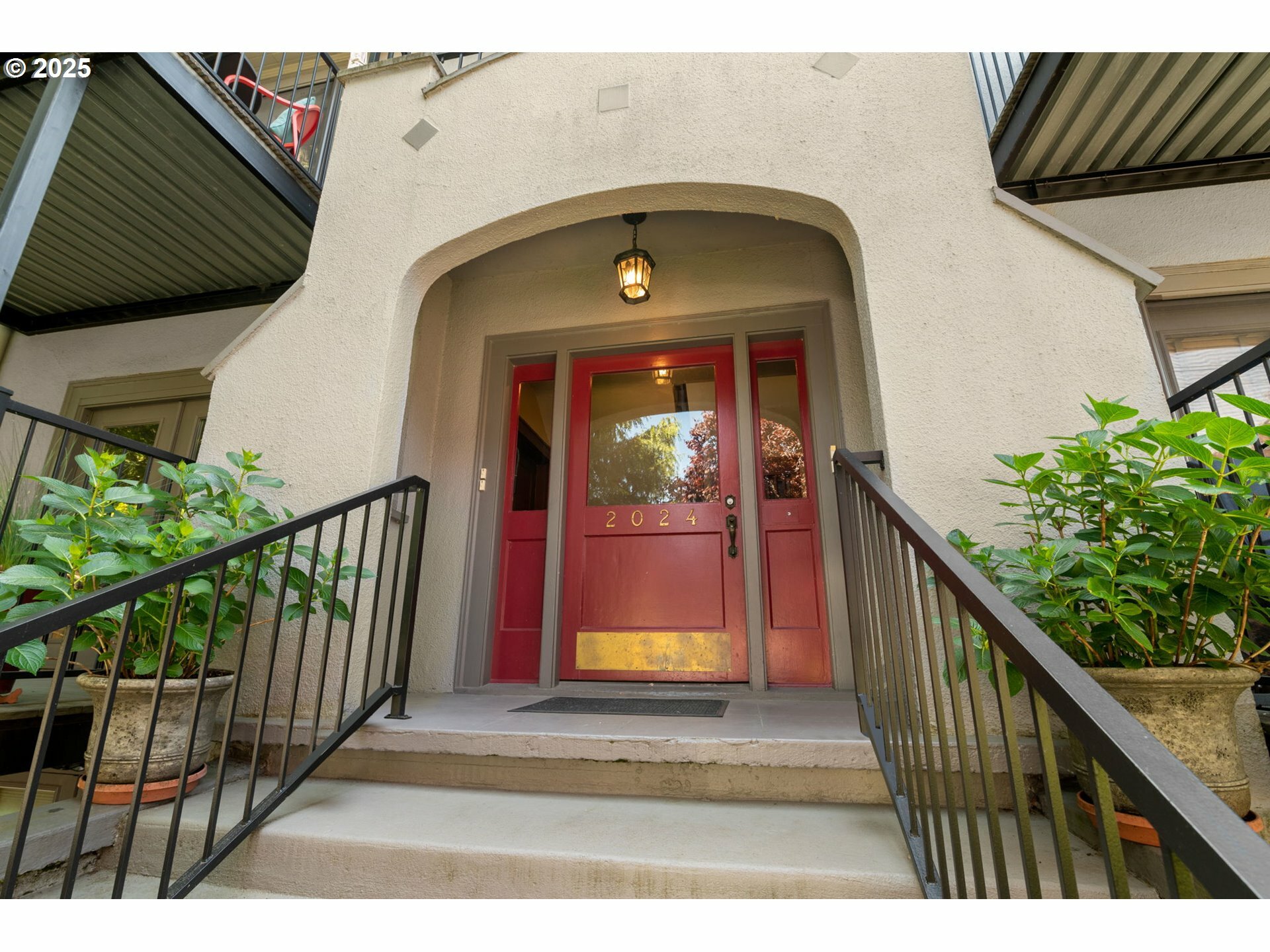 Property Photo: 2024 NW Overton St 4 OR 97209