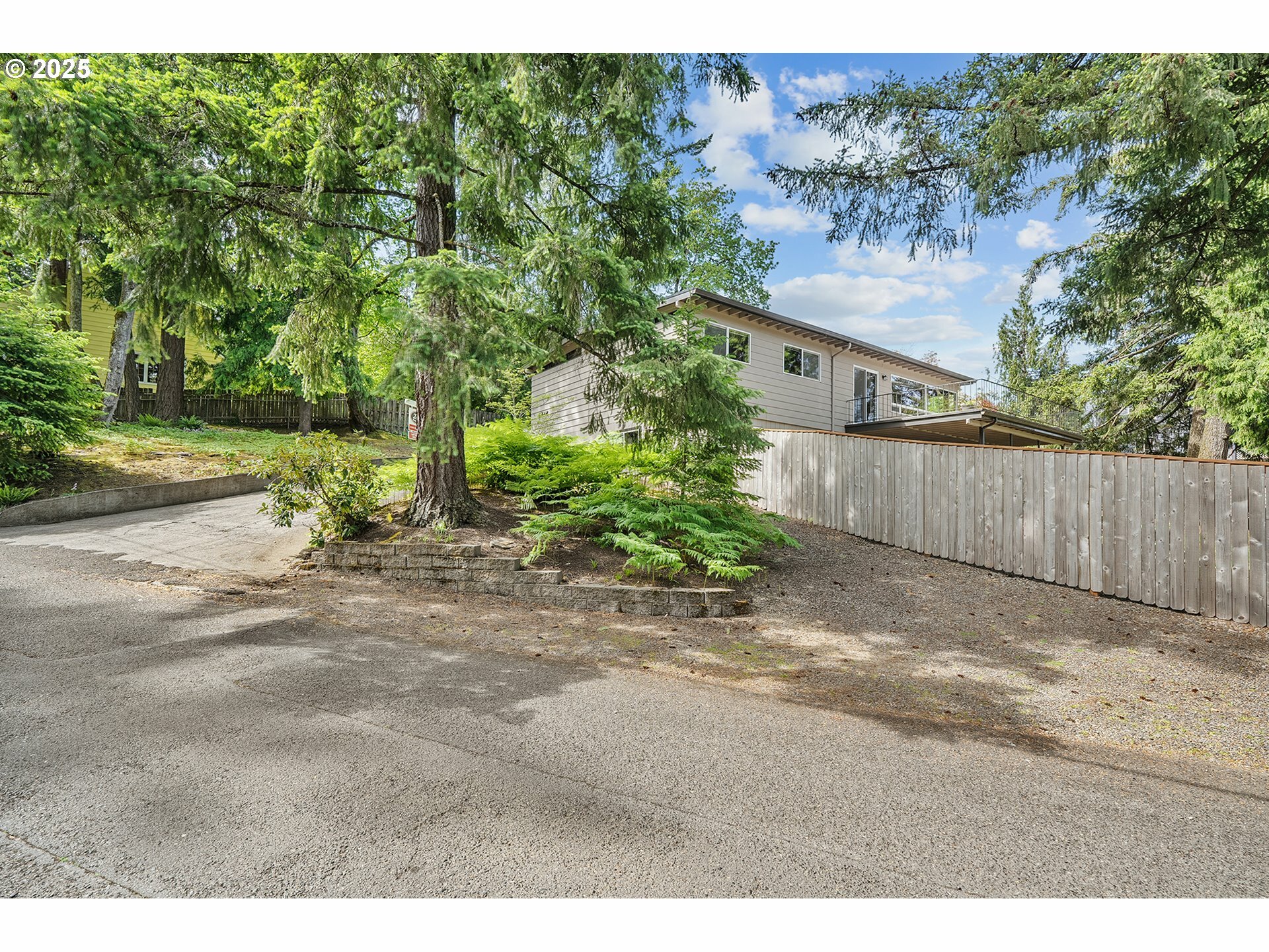 Property Photo: 7429 SE 118th Dr OR 97266