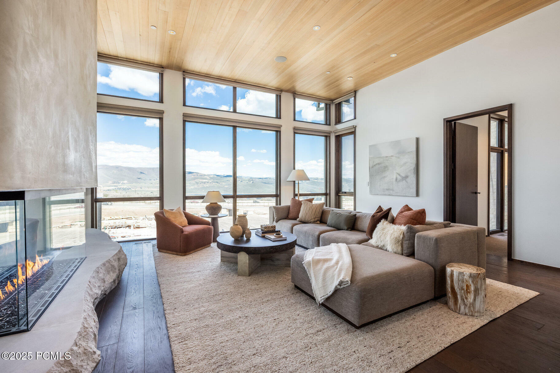 Property Photo: 10114 N Drommen Court UT 84060